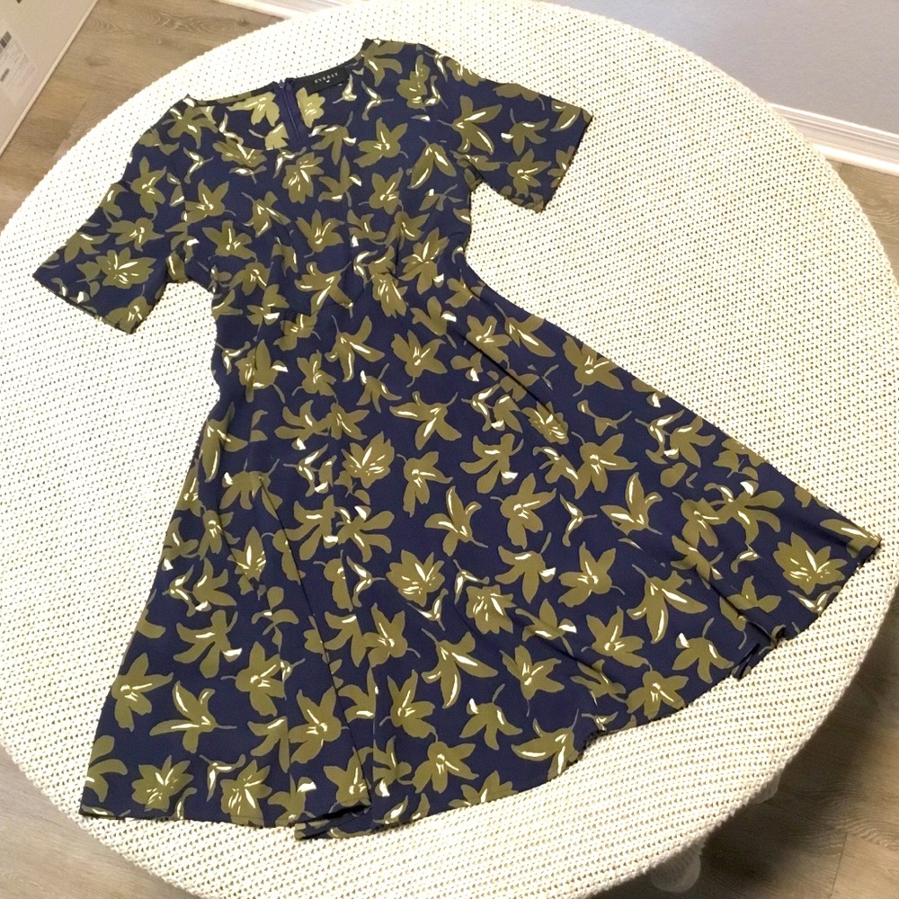 Women’s Dress Size M